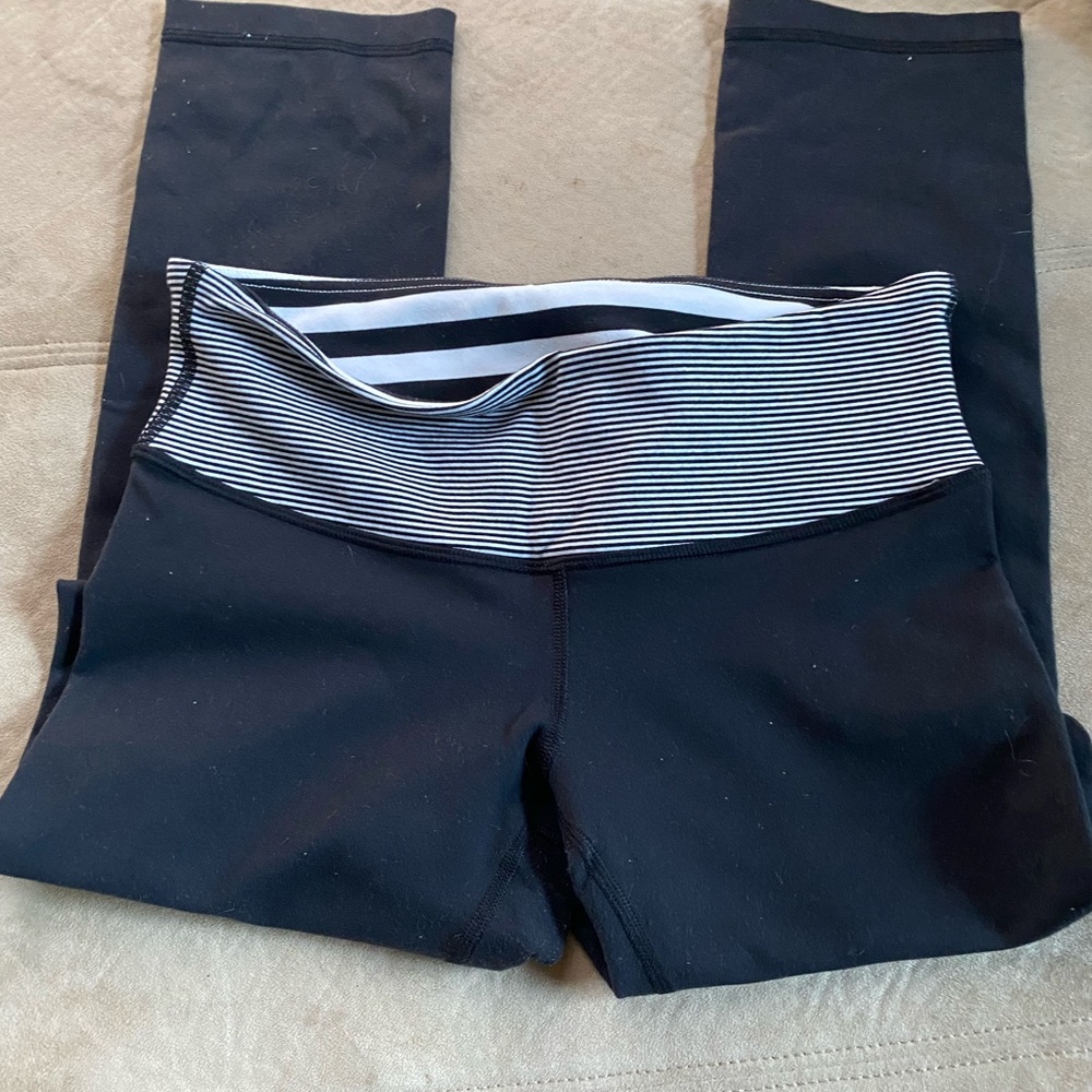 Lululemon Wunder Under rare black & white stripe size 6